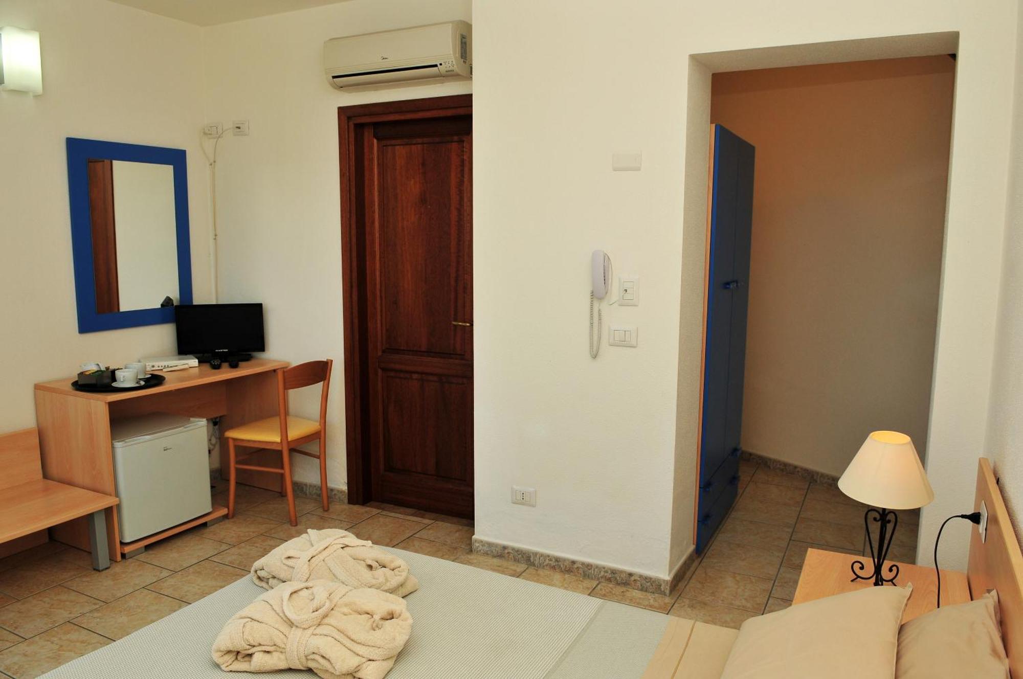 Hotel Castello Budoni Ngoại thất bức ảnh
